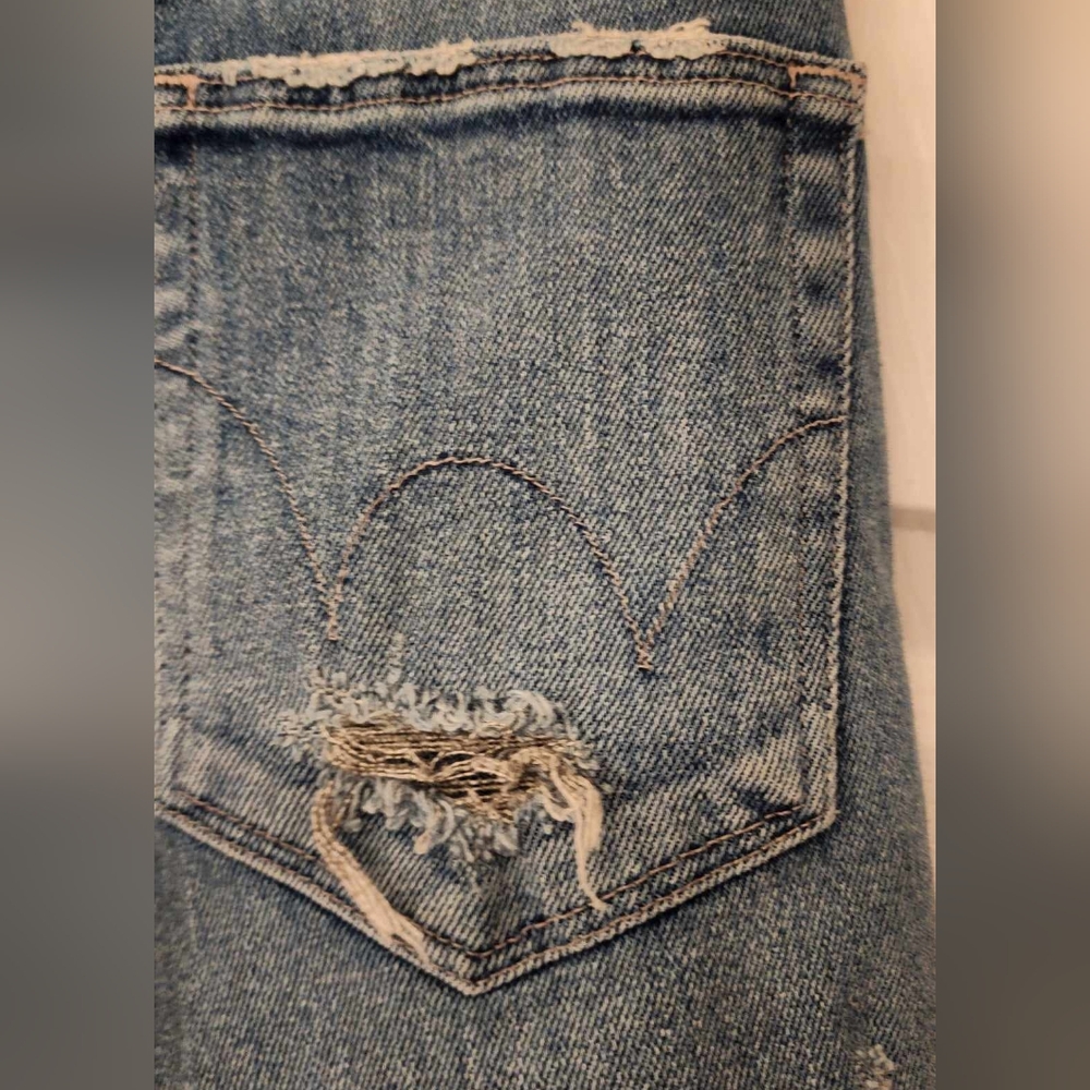 Edwin Zoe women's slim leg short distressed jean shorts In Vintage Blue size 26 - Picture 5 of 12